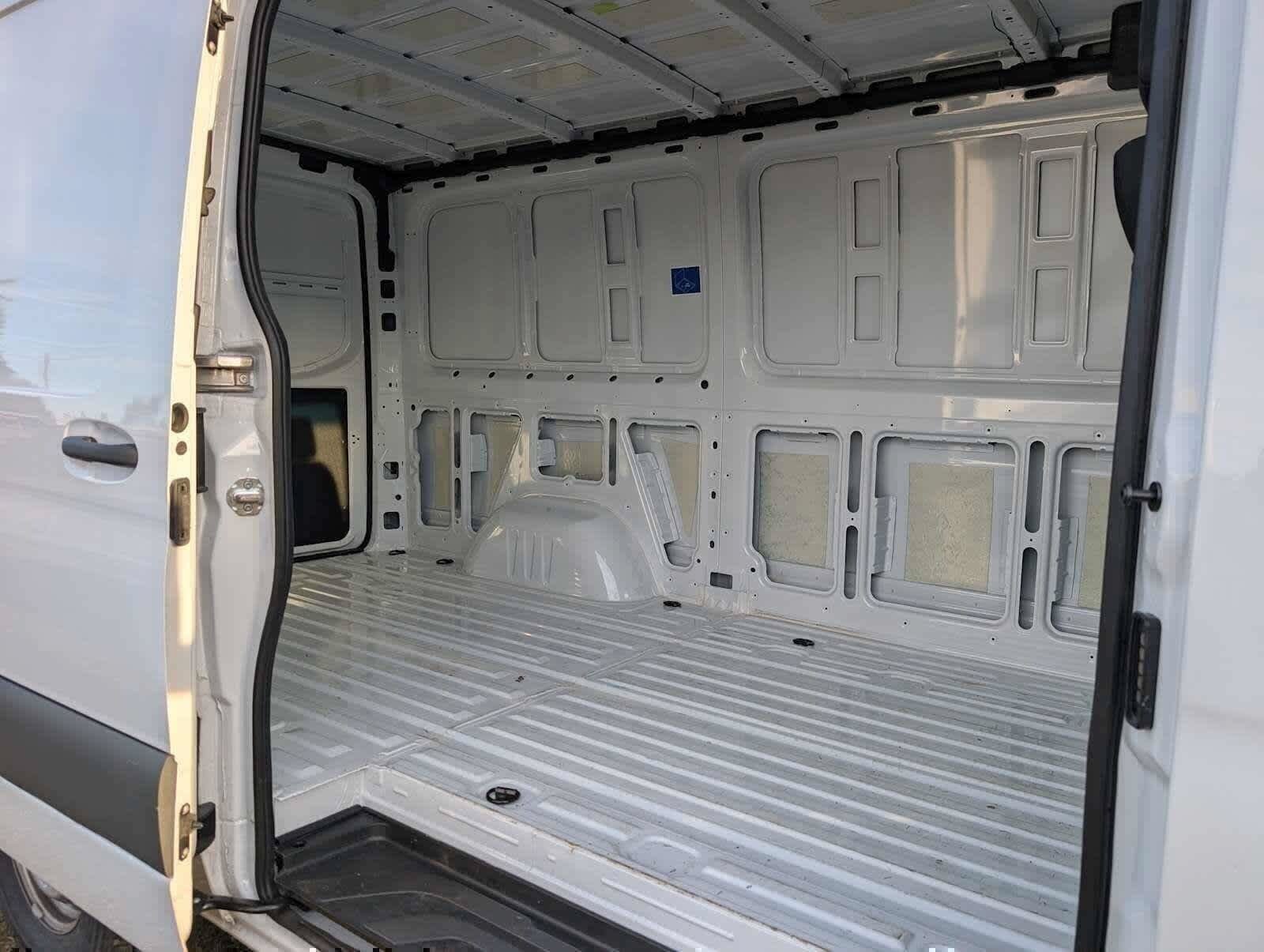 Used 2025 Mercedes-Benz Sprinter 2500 image 15