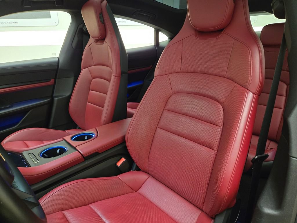 Used 2021 Porsche Taycan 4S w/ Premium Package image 30