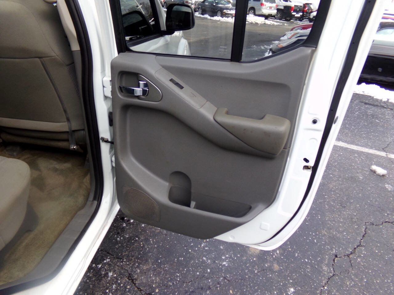 Used 2018 Nissan Frontier SV image 22