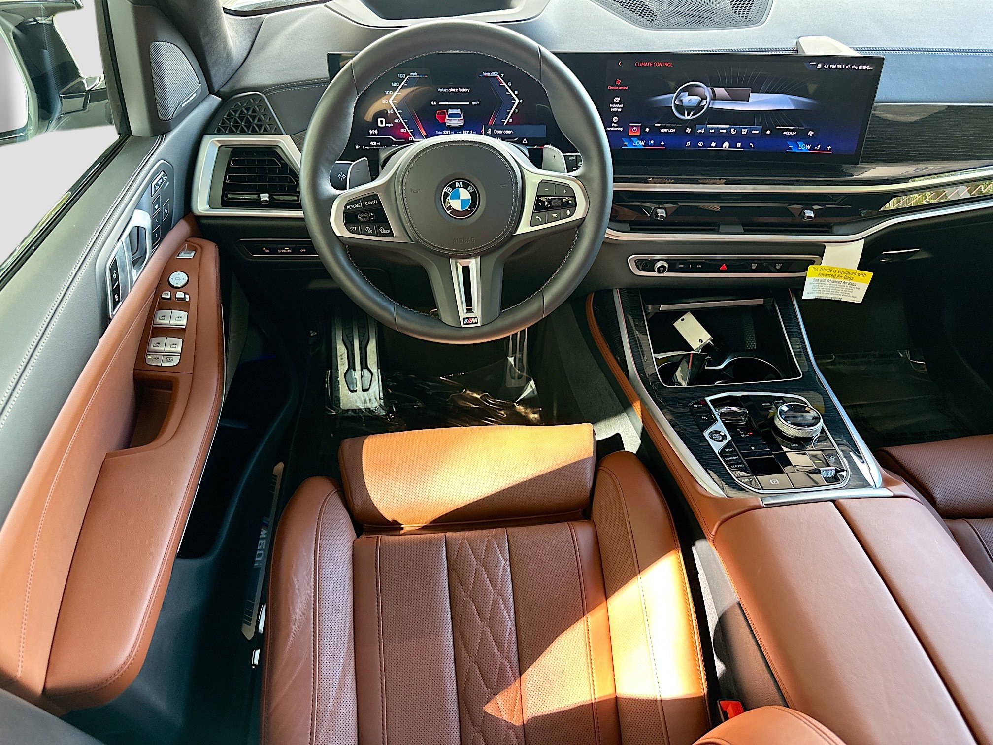 Used 2025 BMW X7 M60i image 24