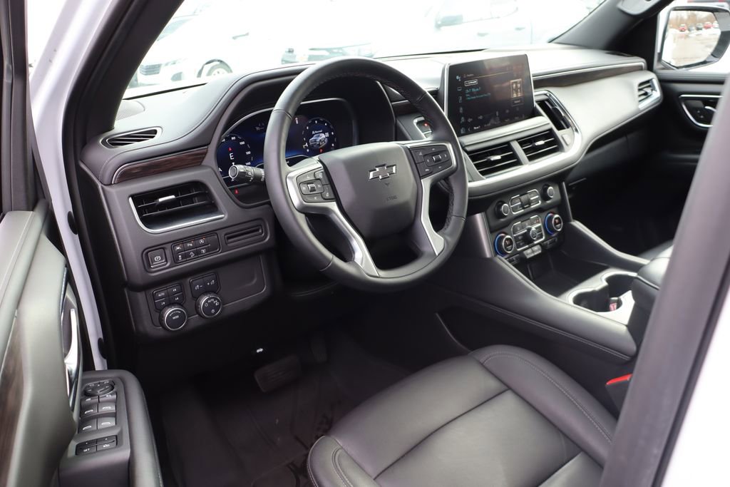 Used 2023 Chevrolet Suburban Z71 w/ Luxury Package image 17