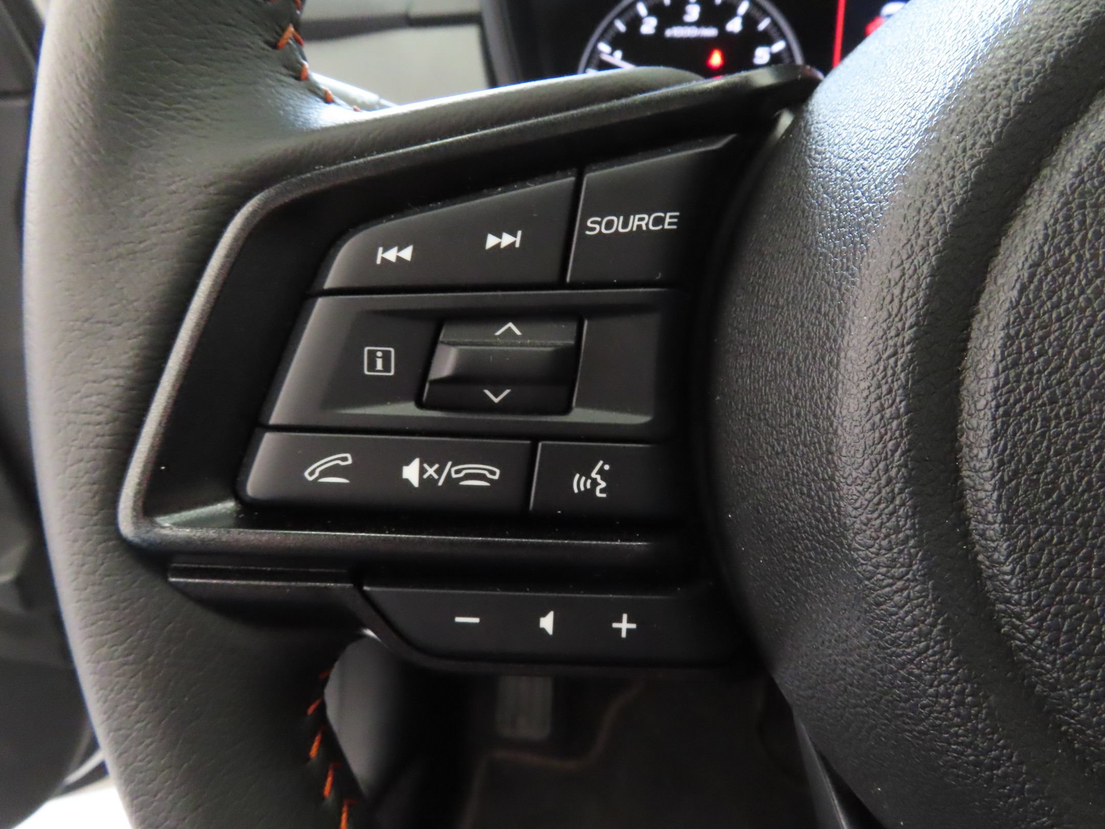 Used 2025 Subaru Crosstrek 2.5i Limited AWD/4WD image 13