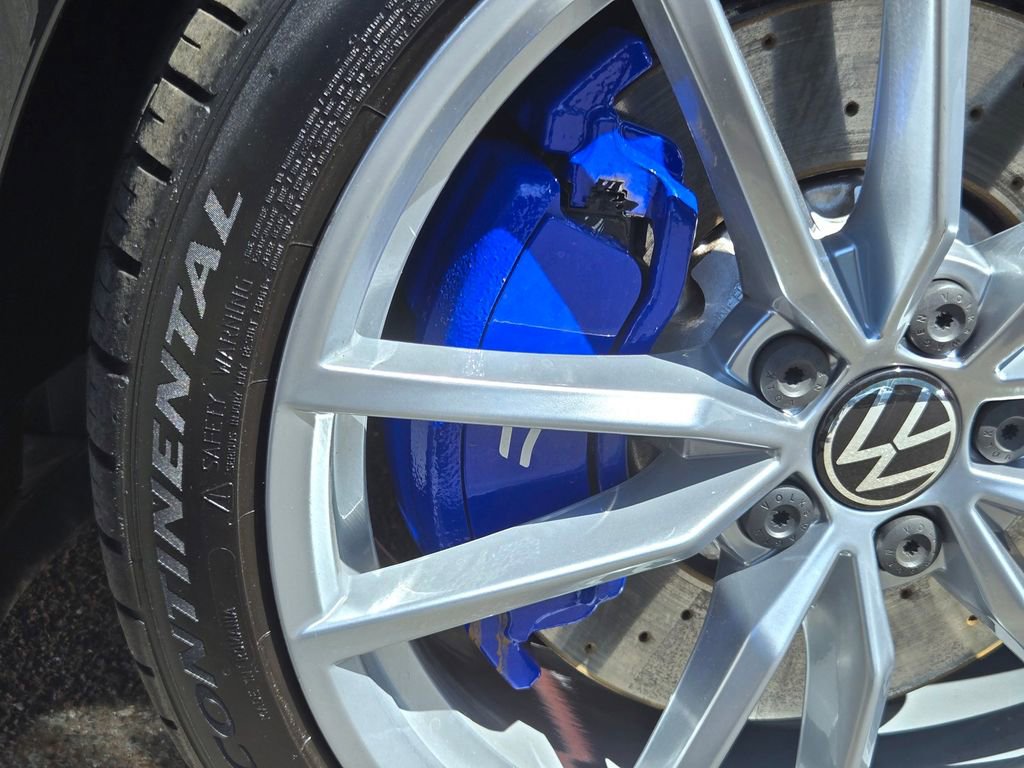 Used 2024 Volkswagen Golf R image 10
