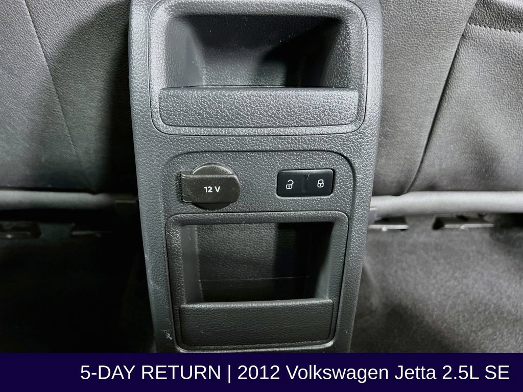 Used 2012 Volkswagen Jetta SE FWD image 34