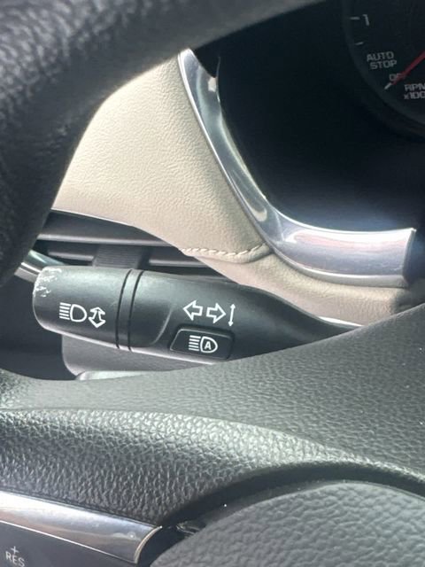 Used 2022 Chevrolet Traverse LS FWD image 26