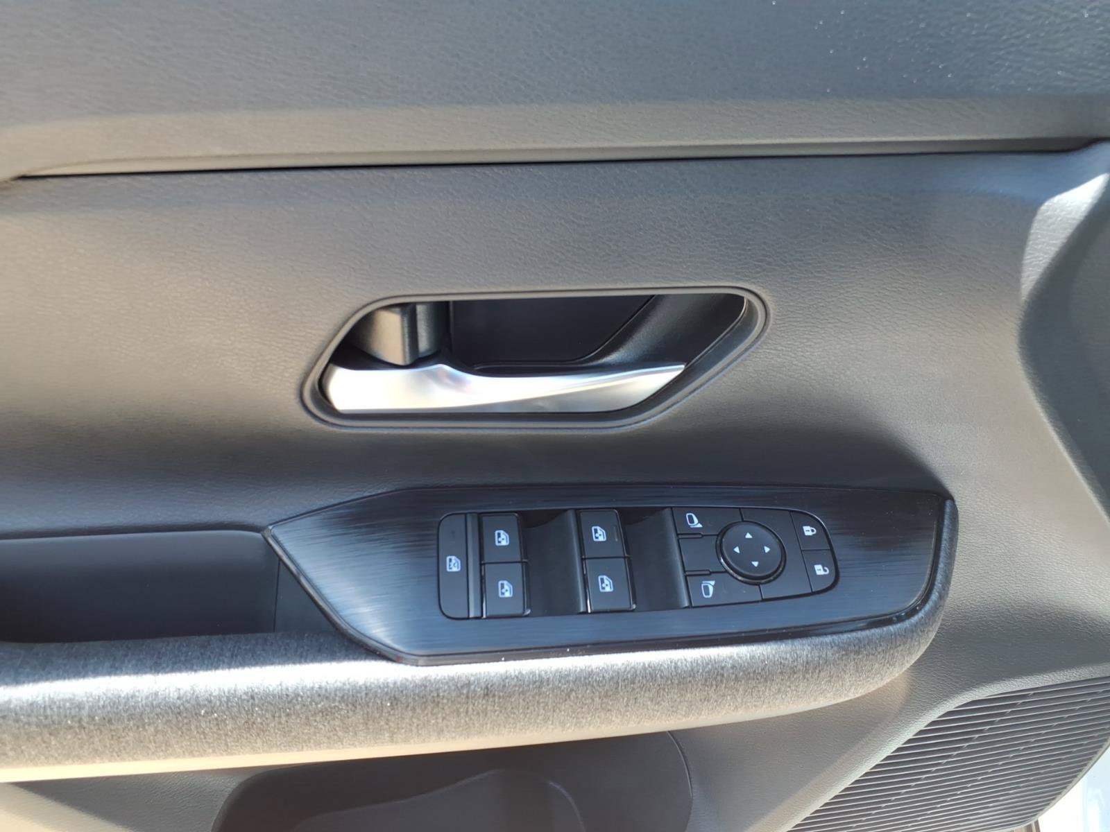 New 2027 Nissan Kicks SV AWD/4WD image 11