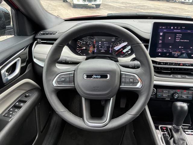Used 2025 Jeep Compass Limited AWD/4WD image 16