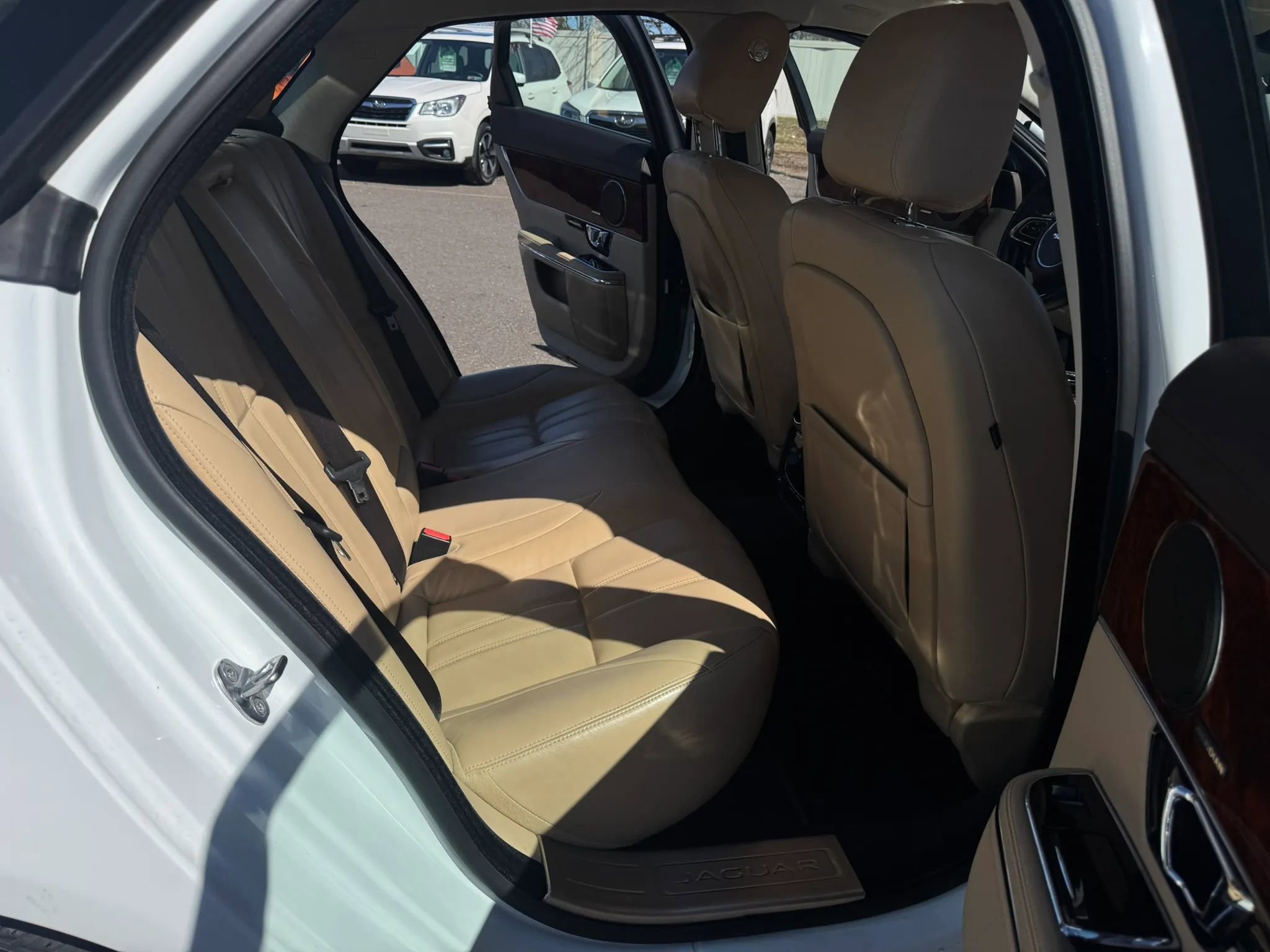 Used 2015 Jaguar XJ image 21