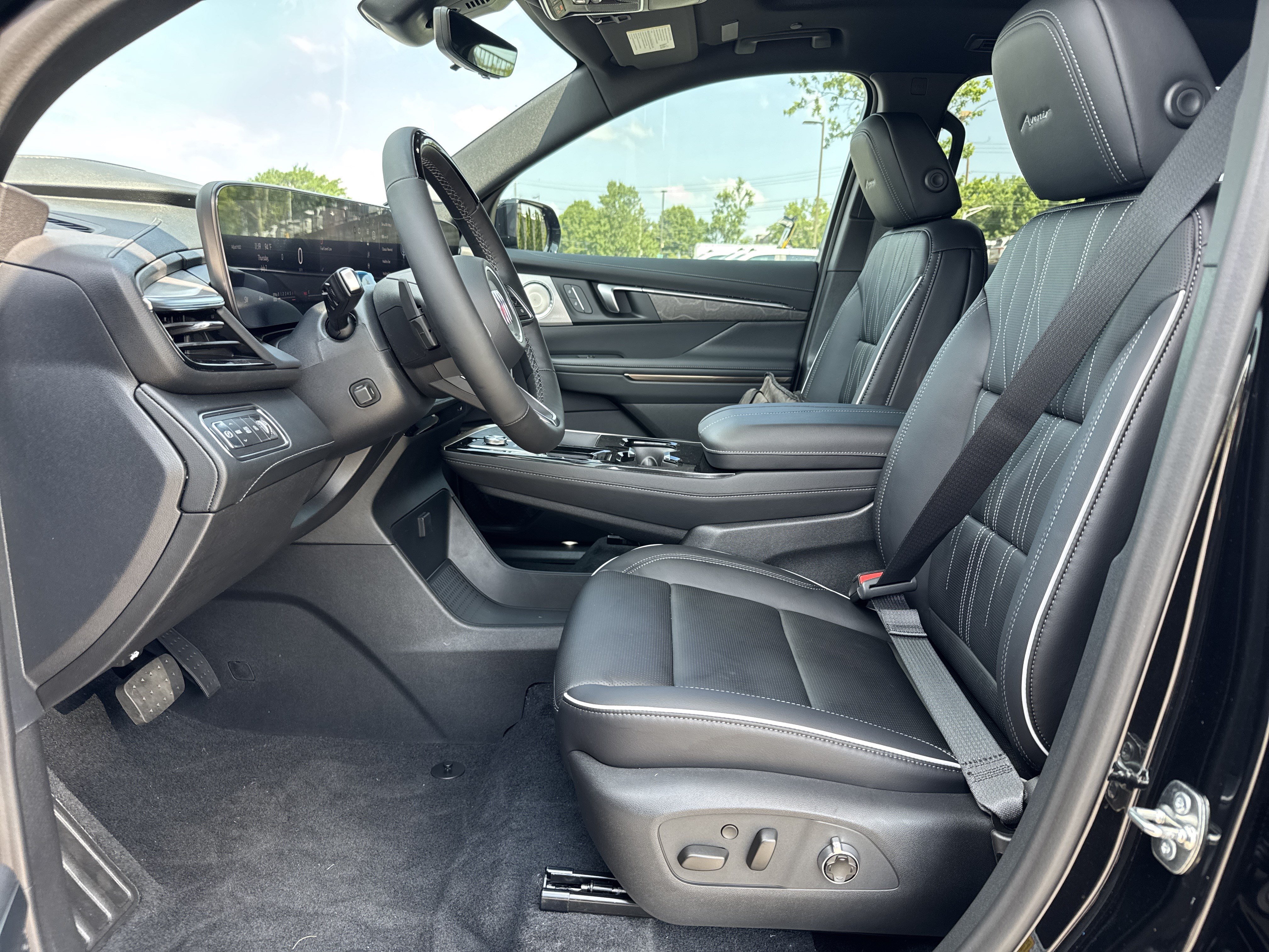 New 2026 Buick Enclave Avenir w/ Super Cruise Package FWD image 14