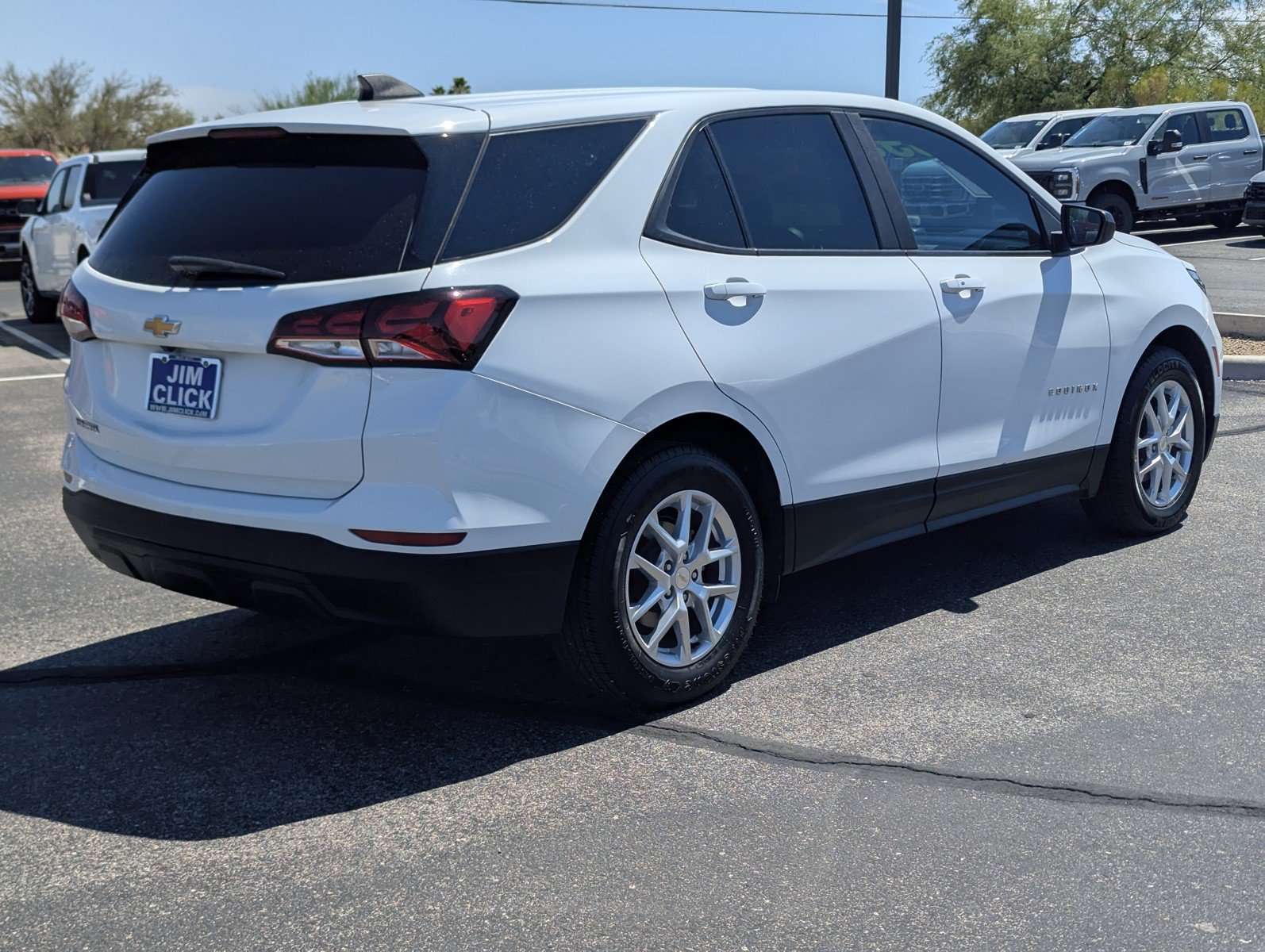 Used 2022 Chevrolet Equinox LS w/ LS Convenience Package FWD image 2