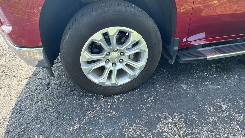 Used 2023 Chevrolet Silverado 1500 LTZ AWD/4WD image 2