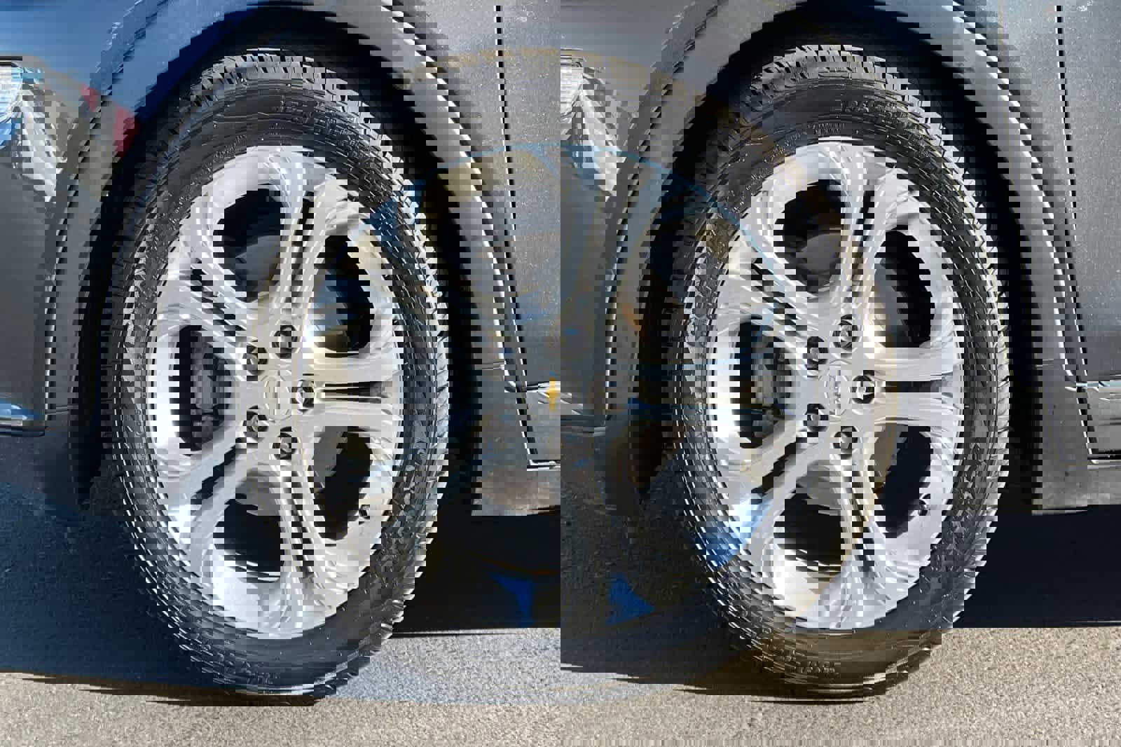 Used 2019 Chevrolet Bolt LT image 30