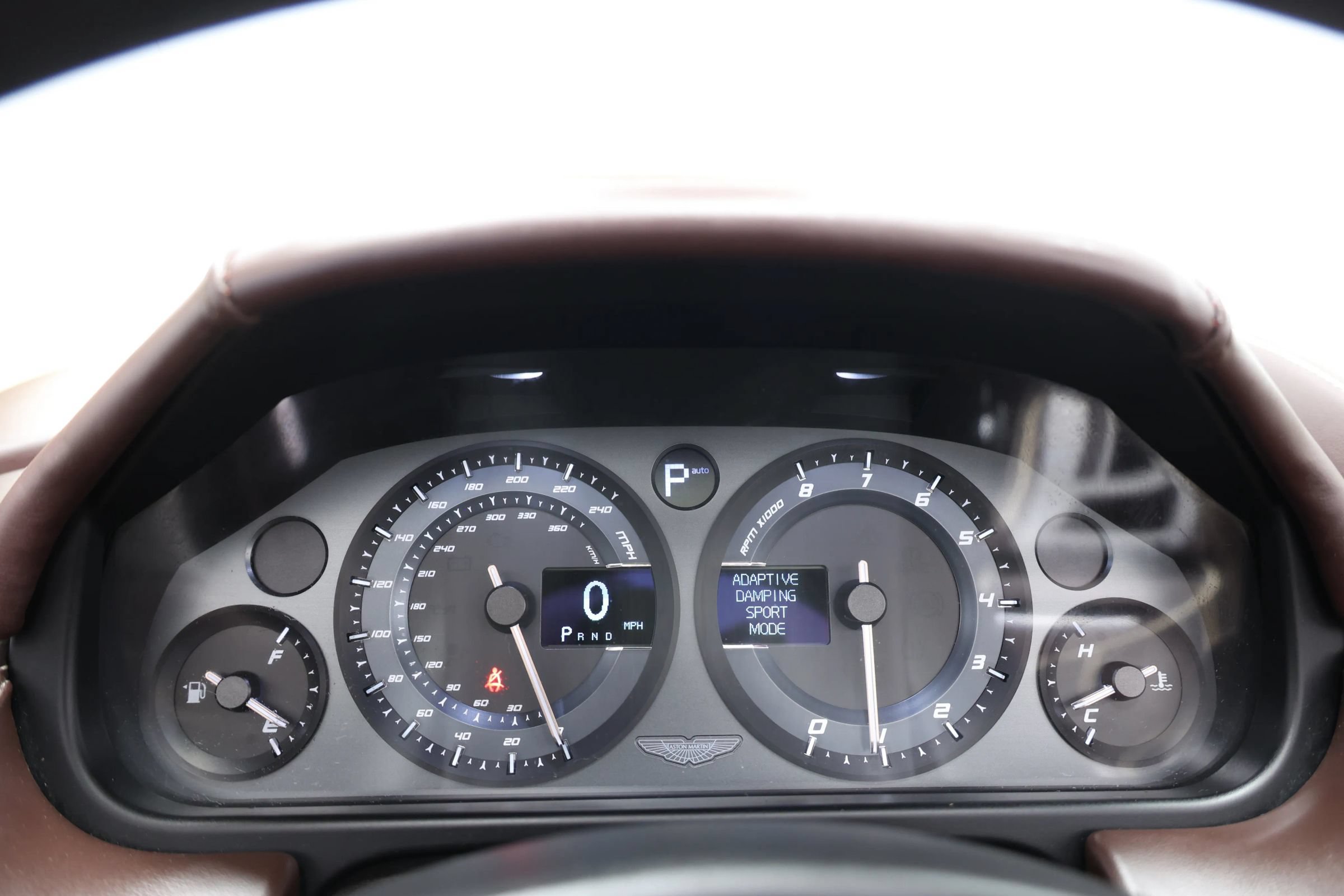 Used 2016 Aston Martin DB9 GT RWD image 27
