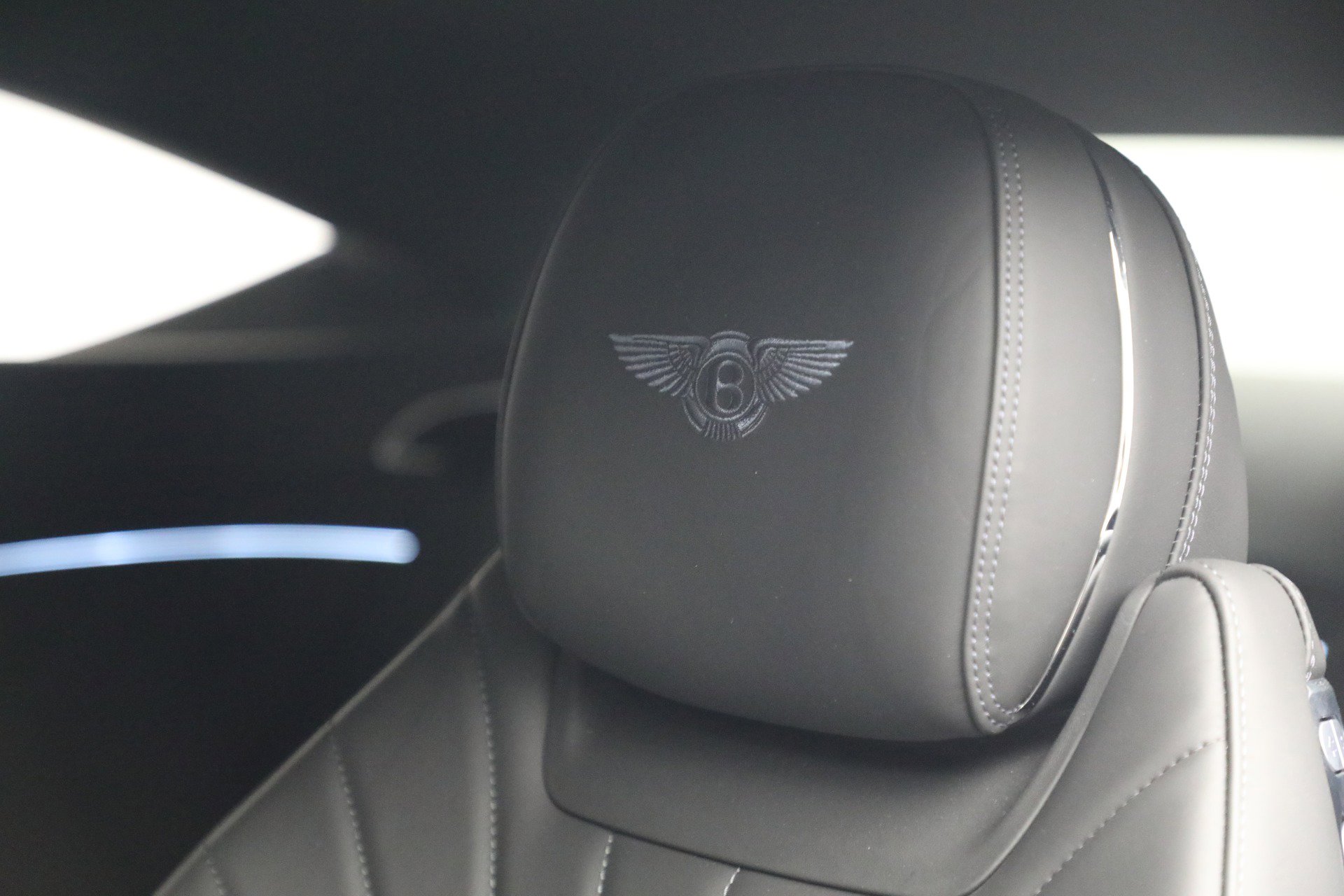 Used 2024 Bentley Continental GT V8 image 21