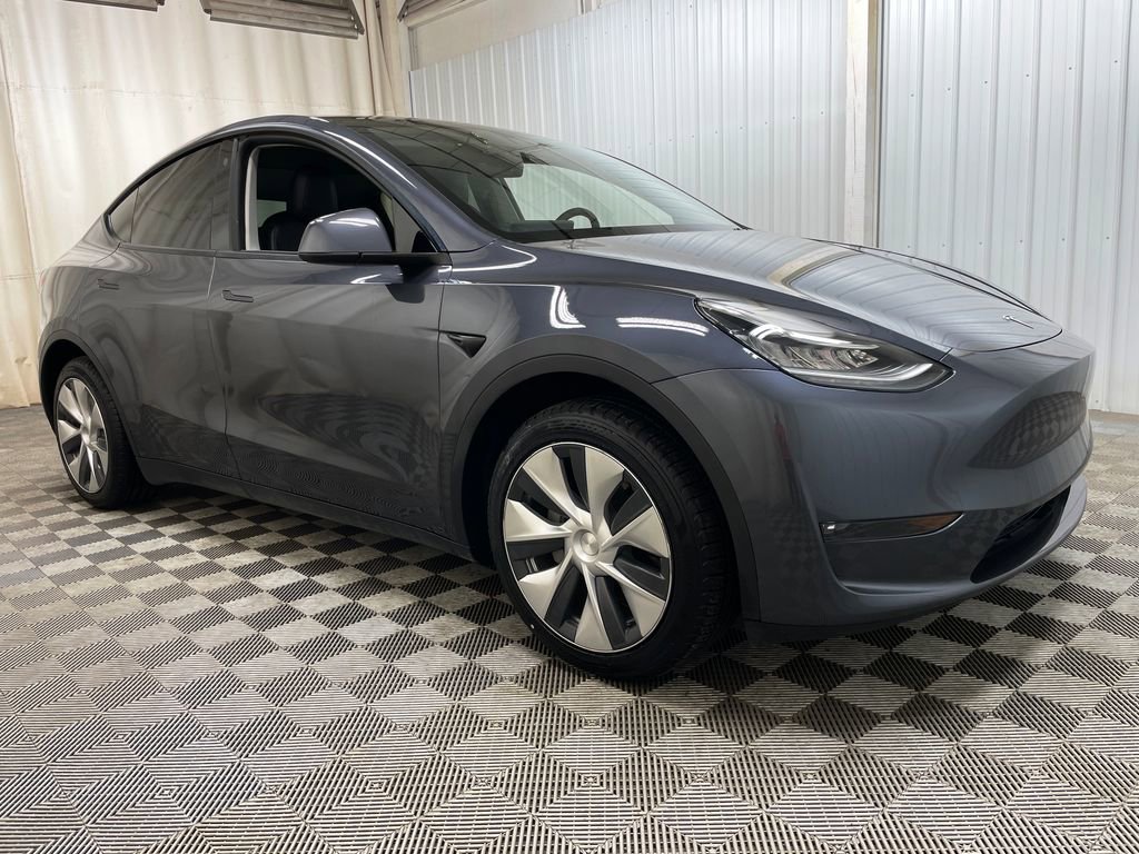 Used 2023 Tesla Model Y Long Range image 41