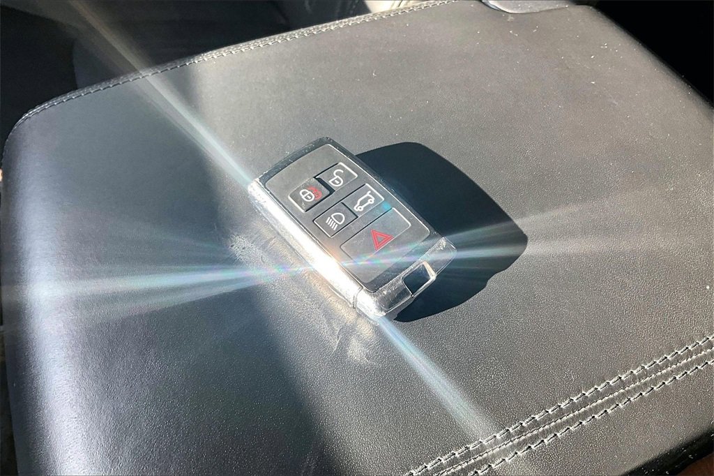 Used 2020 Land Rover Defender 110 HSE image 10