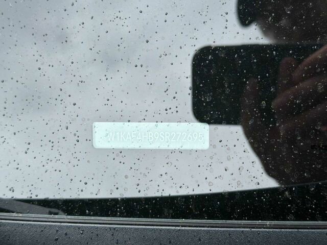 Used 2025 Mercedes-Benz C 300 4MATIC Sedan image 4