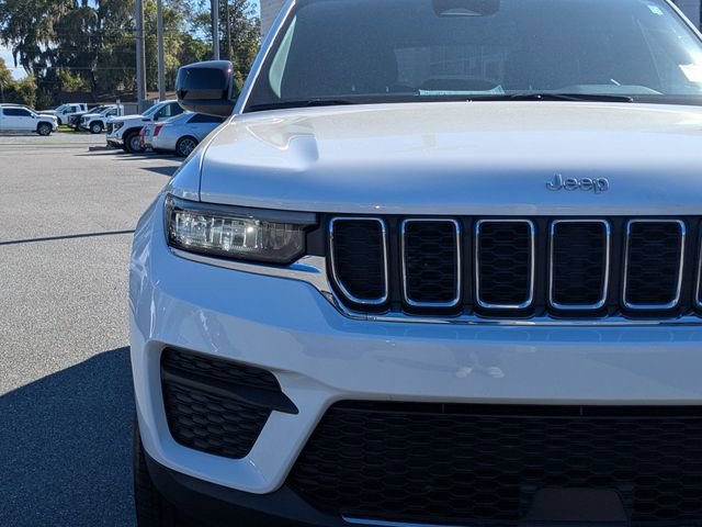 Used 2025 Jeep Grand Cherokee Laredo X RWD image 9