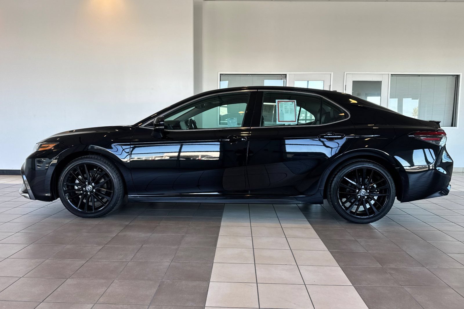 Certified 2021 Toyota Camry XSE FWD image 7
