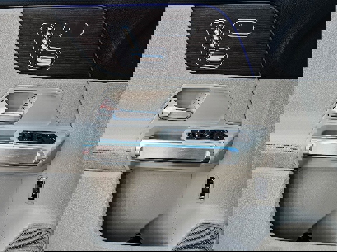 New 2026 Mercedes-Benz GLB 250 4MATIC image 12