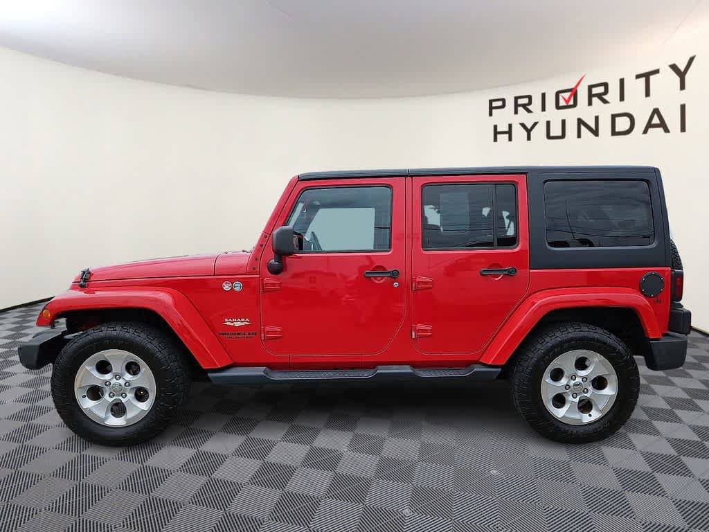 Used 2014 Jeep Wrangler Unlimited Sahara w/ Connectivity Group AWD/4WD image 7