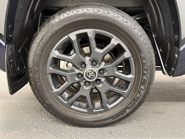 Used 2024 Toyota Tundra Platinum AWD/4WD image 21