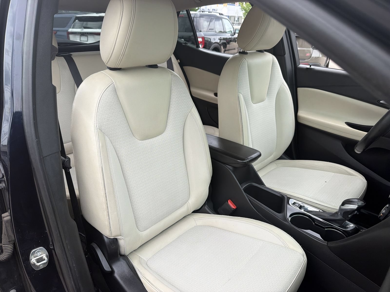 Used 2020 Buick Encore GX Preferred w/ Cold Weather Comfort Package FWD image 23