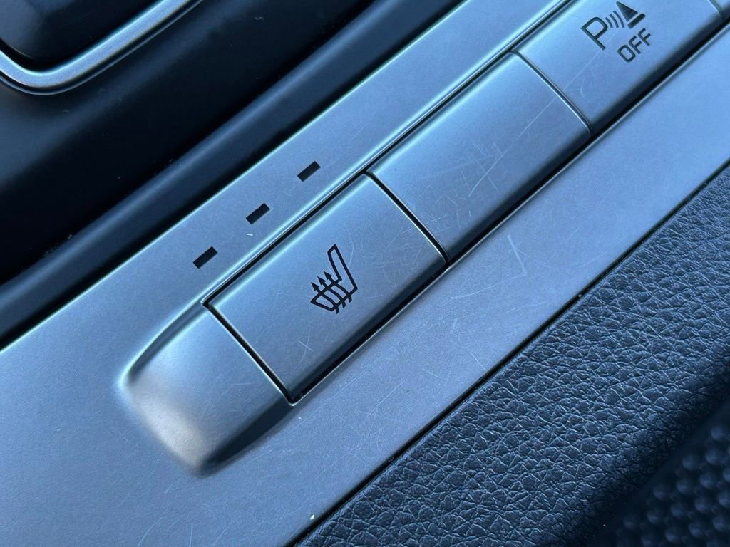 Used 2024 Kia Carnival LX image 31