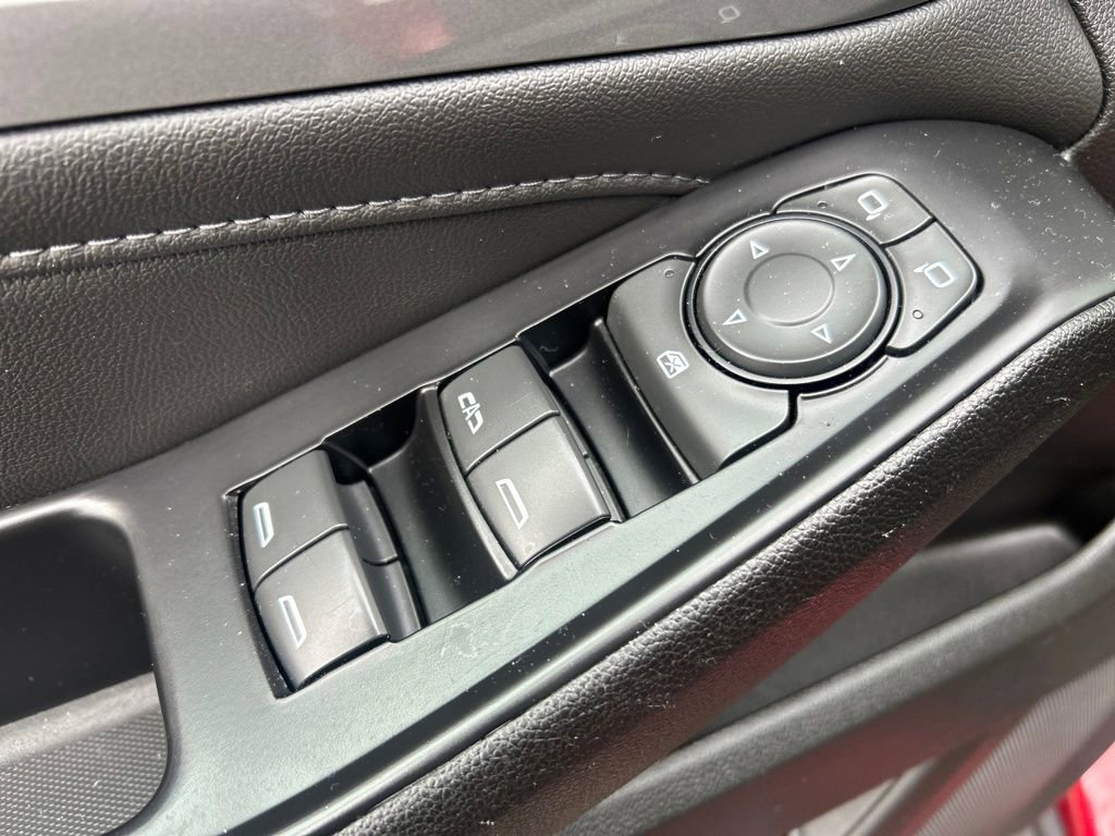 Used 2023 Chevrolet Traverse LT image 20