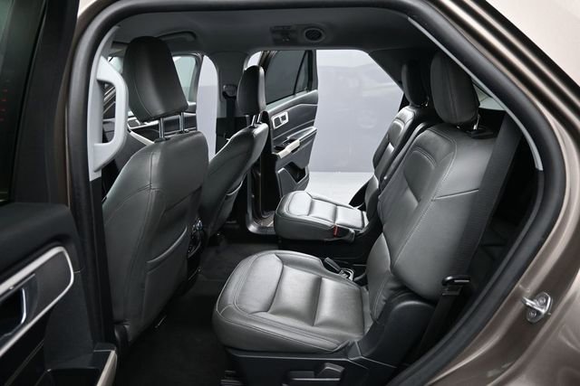 Used 2021 Ford Explorer XLT RWD image 10