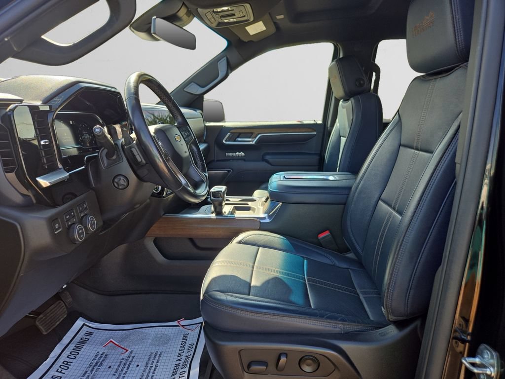 Used 2022 Chevrolet Silverado 1500 High Country w/ Z71 Off-Road Package AWD/4WD image 10