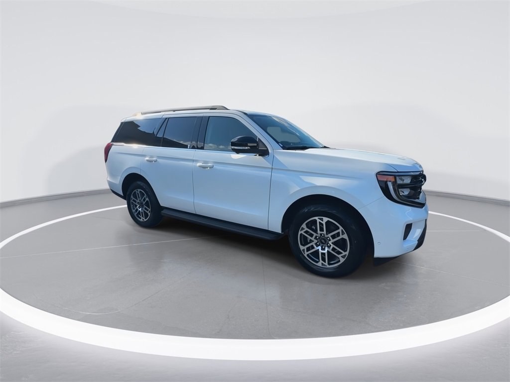 New 2025 Ford Expedition Active image 2