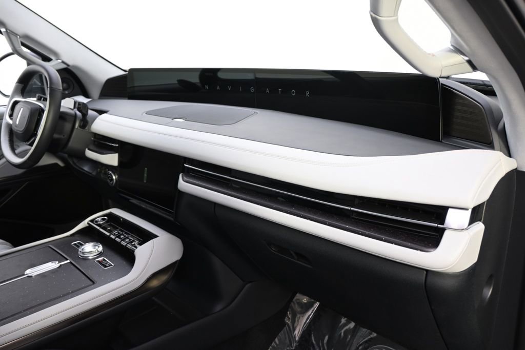 New 2026 Lincoln Navigator L Black Label image 15