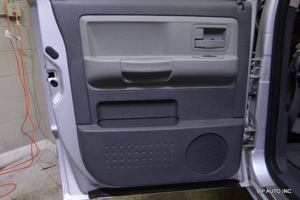 Used 2005 Dodge Dakota SLT AWD/4WD image 9