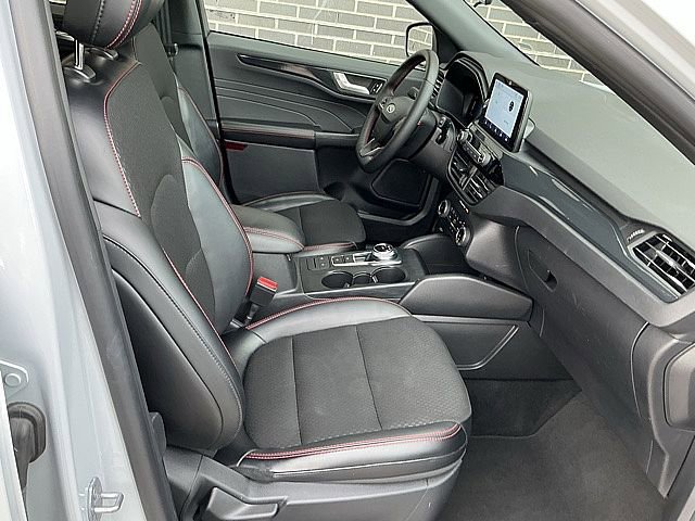 Used 2025 Ford Escape ST-Line image 21