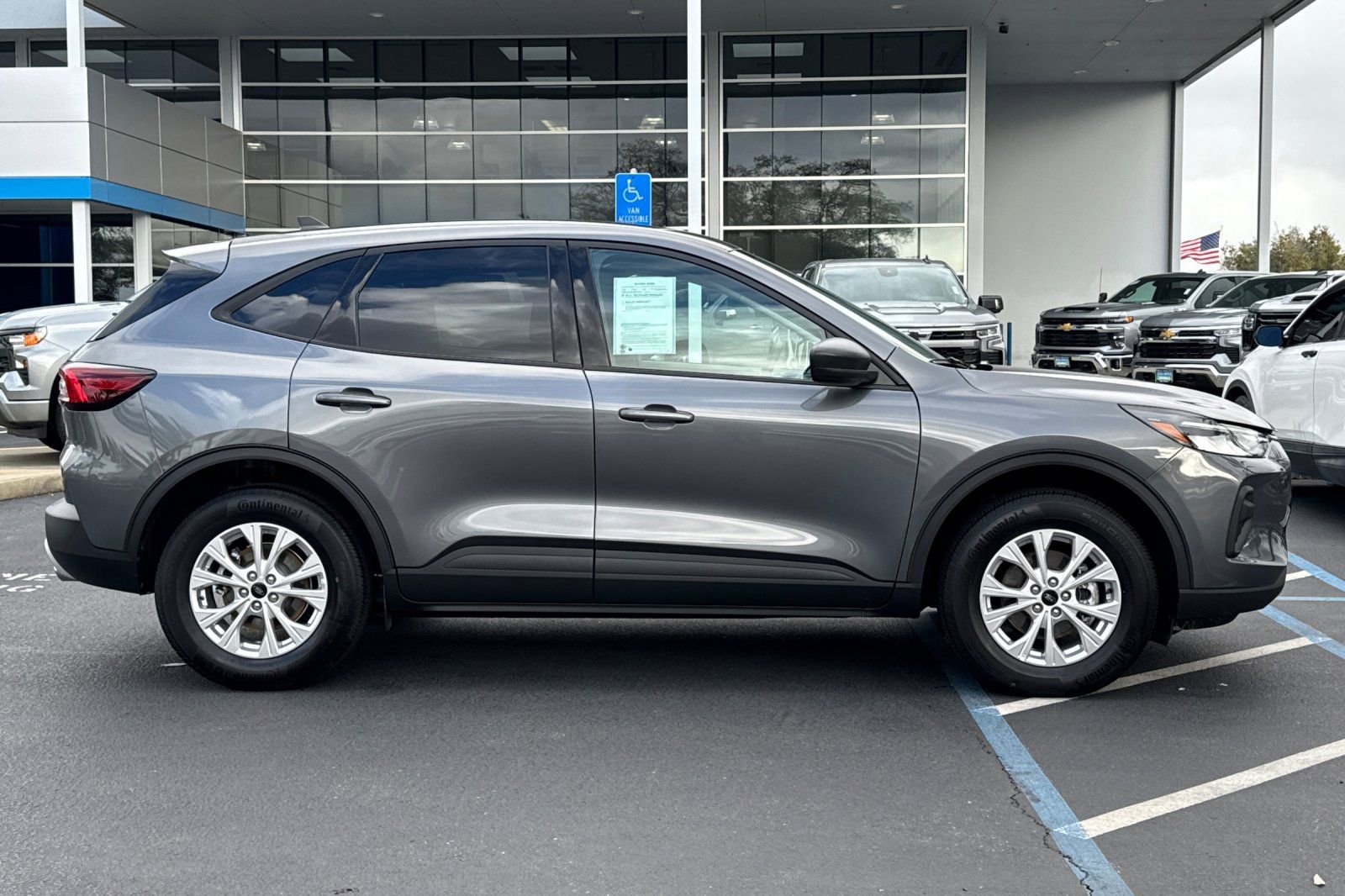 Used 2025 Ford Escape Active image 2