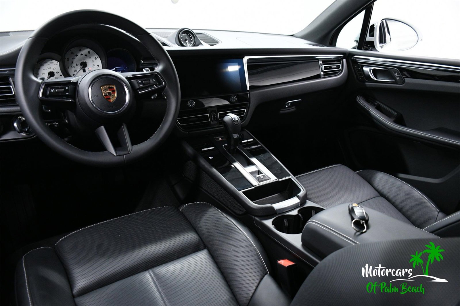 Used 2025 Porsche Macan Turbo image 17