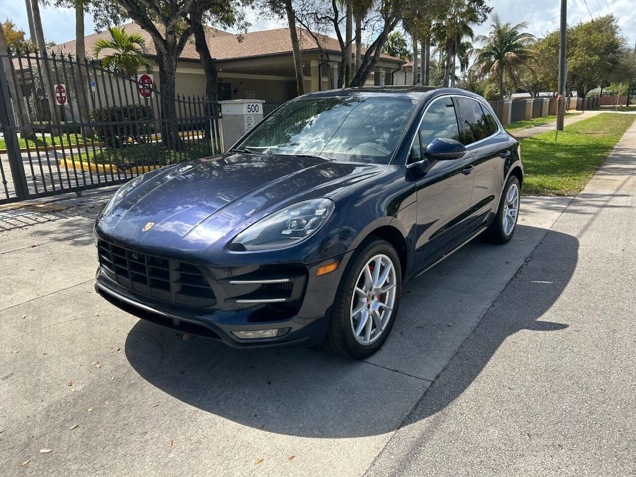 Used 2017 Porsche Macan Turbo image 5