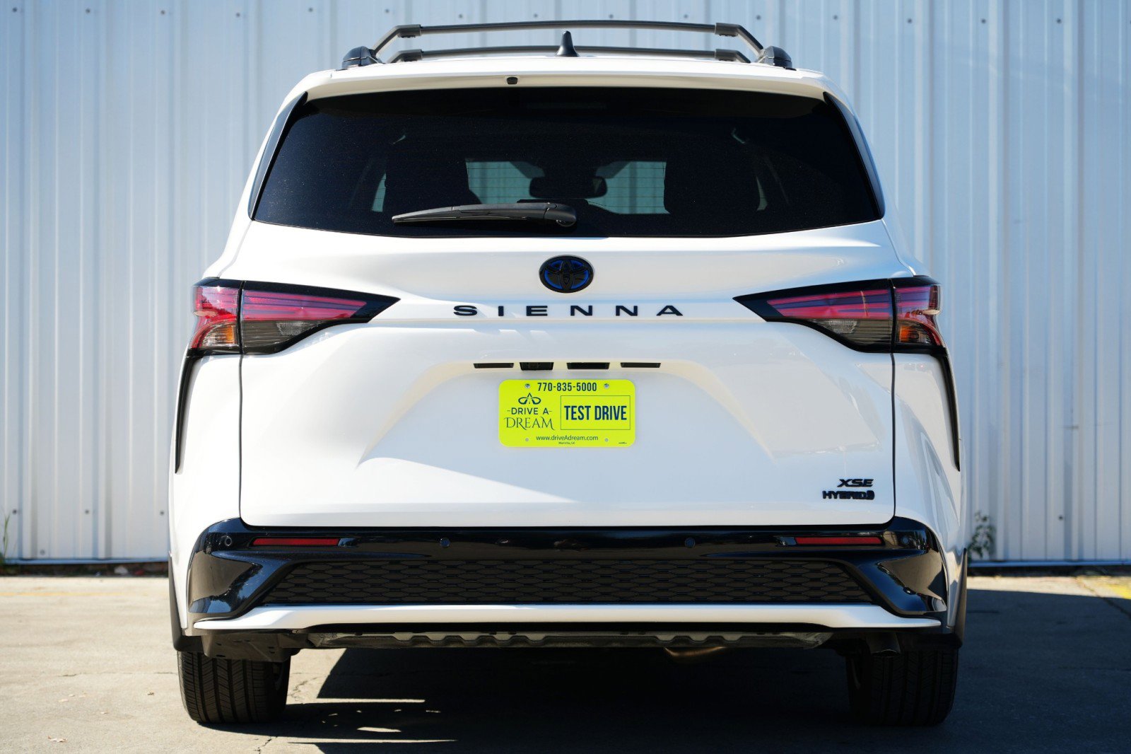 Used 2024 Toyota Sienna XSE w/ XSE Premium Package image 11