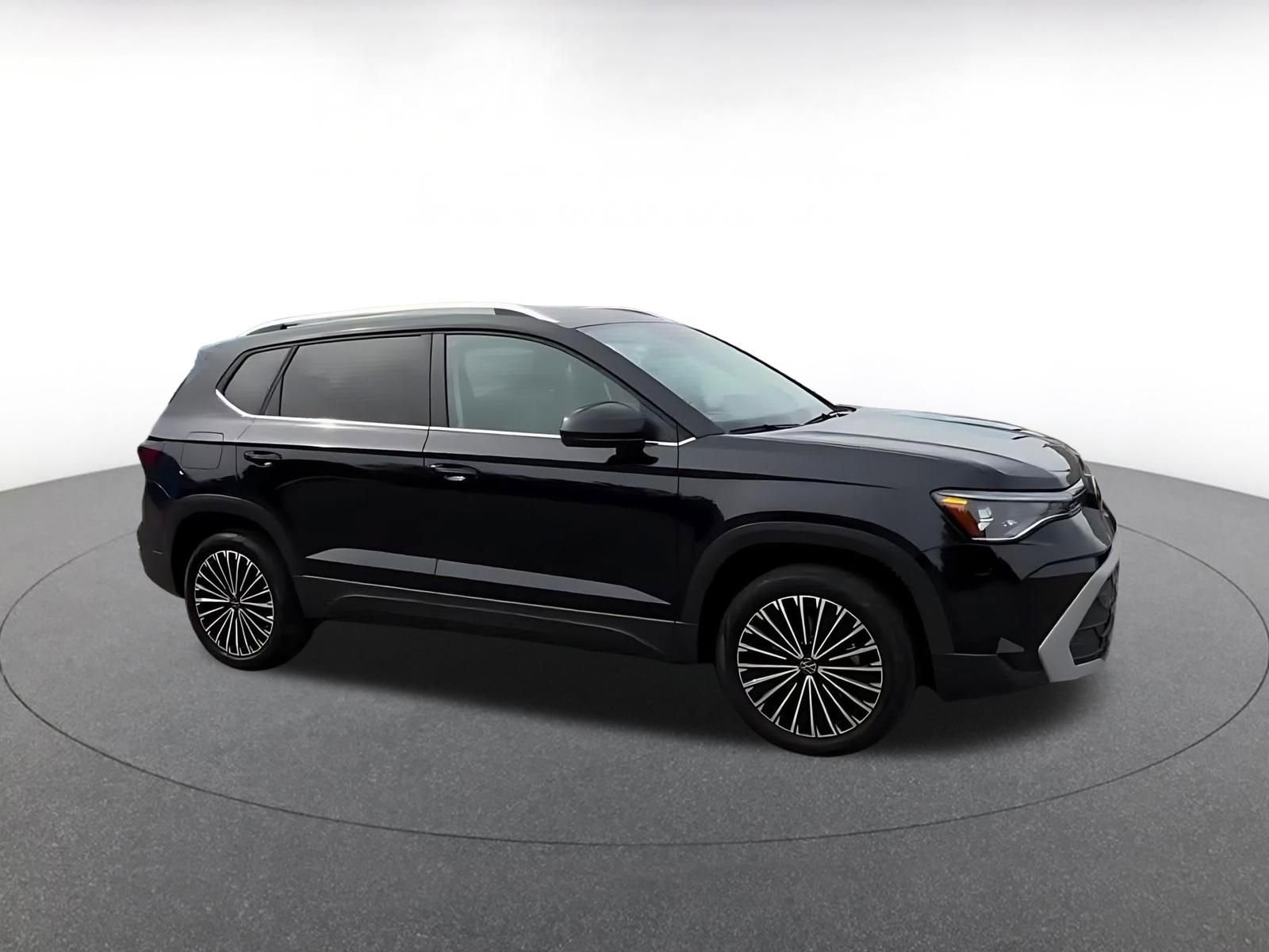 Used 2025 Volkswagen Taos SE FWD video 2