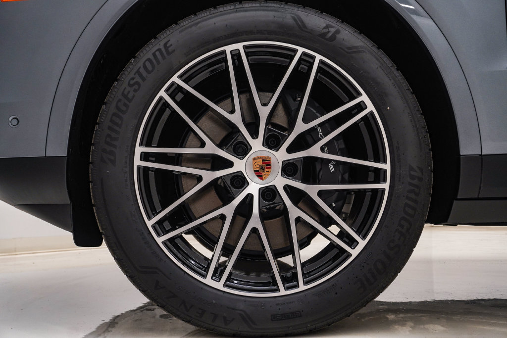 New 2026 Porsche Cayenne AWD/4WD image 13