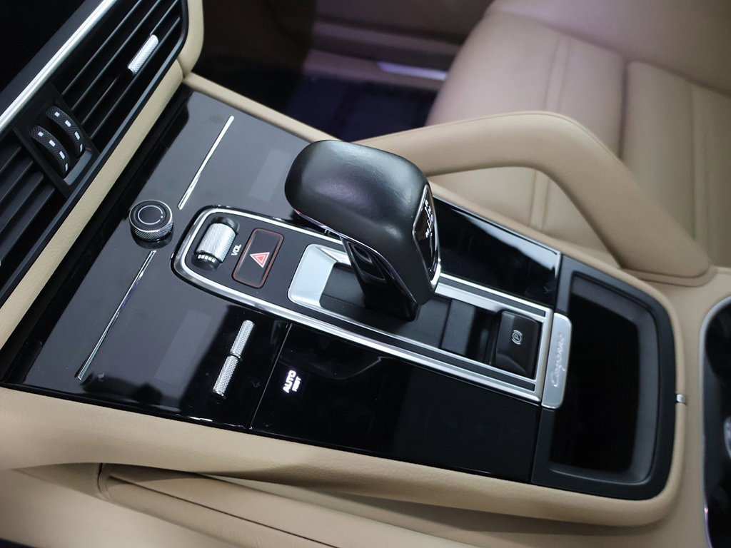 Used 2022 Porsche Cayenne image 58
