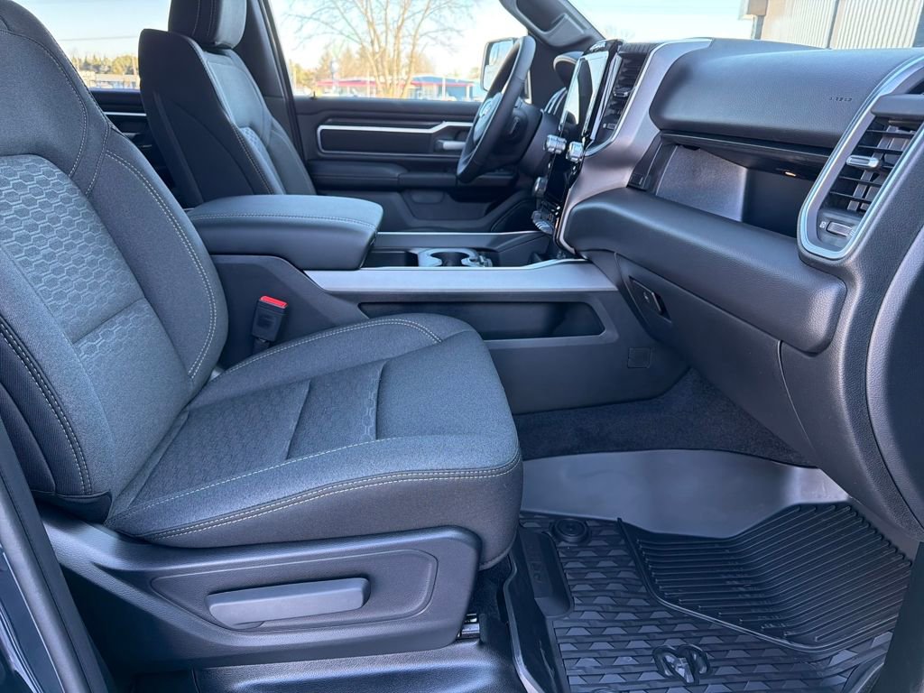 New 2026 RAM 1500 4x4 Crew Cab image 18