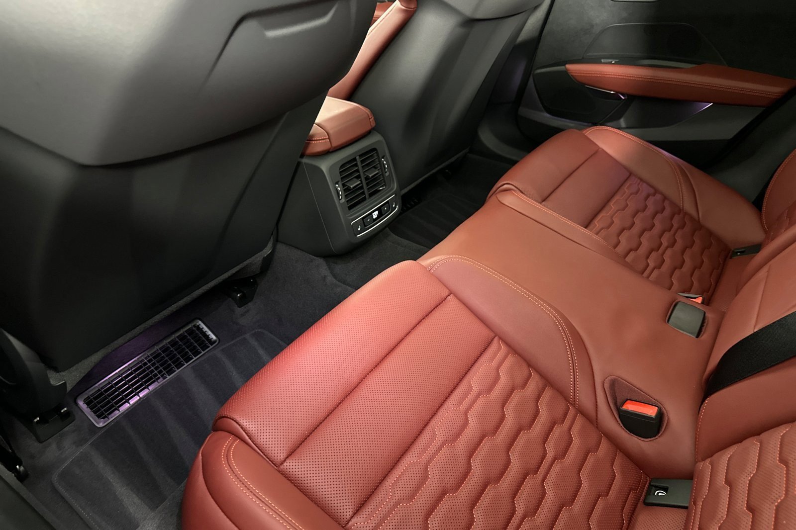 New 2025 Audi RS e-tron GT performance AWD/4WD image 11
