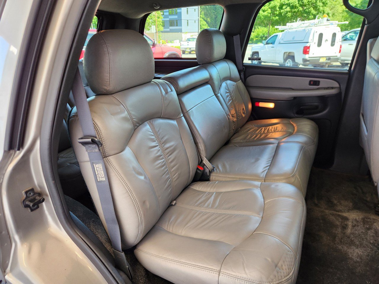 Used 2001 Chevrolet Tahoe LT w/ LT Preferred Equipment Group AWD/4WD image 18