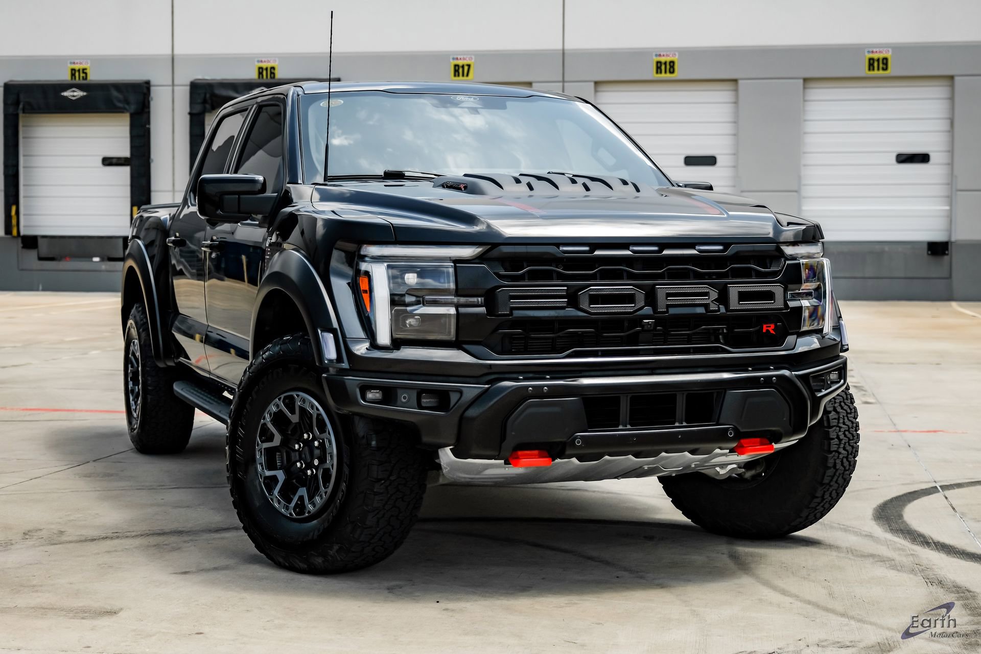 Used 2025 Ford F150 Raptor w/ Equipment Group 803A Raptor R image 24