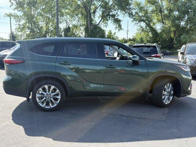 Used 2023 Toyota Highlander Limited AWD/4WD image 16