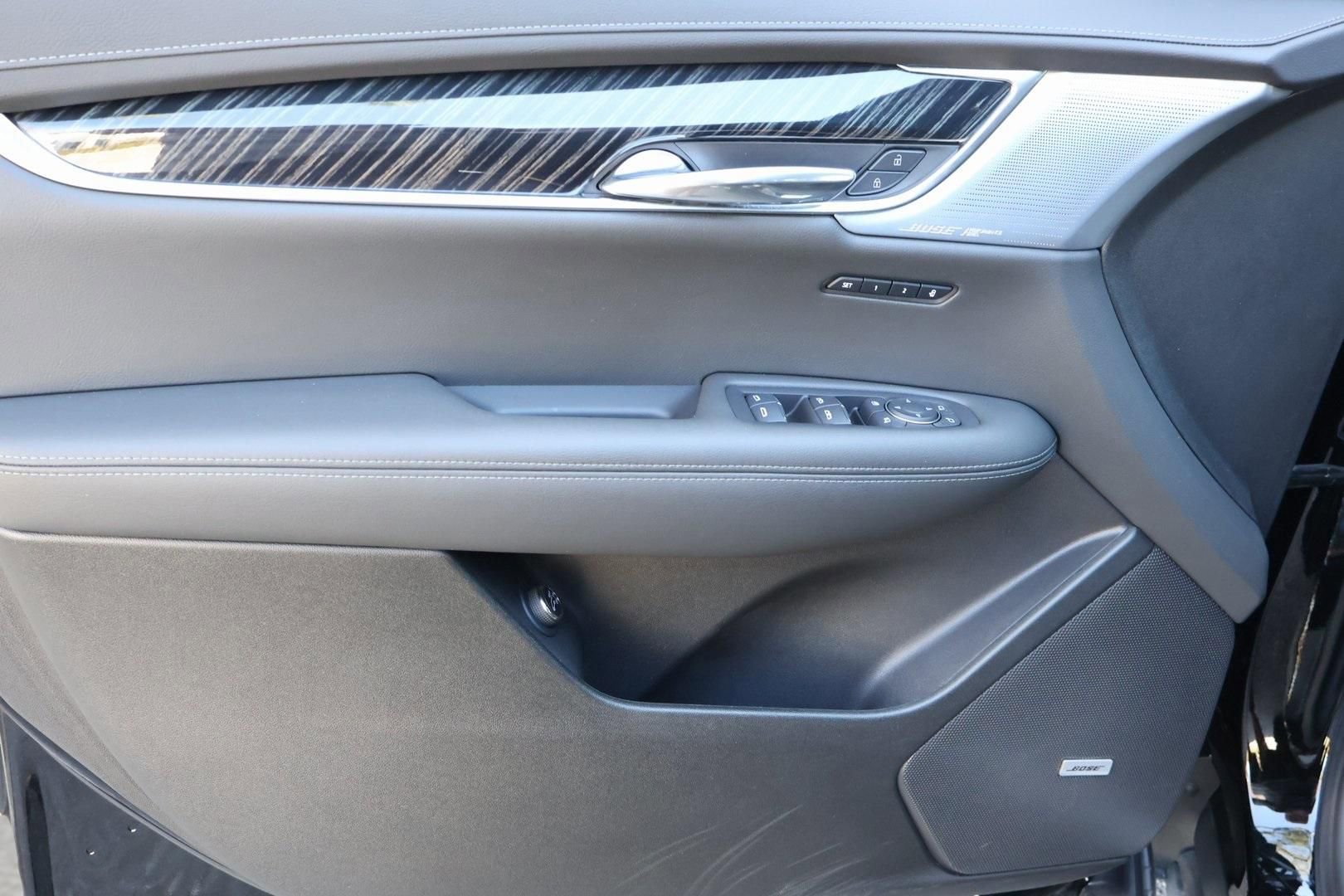 Certified 2025 Cadillac XT6 Premium Luxury image 27