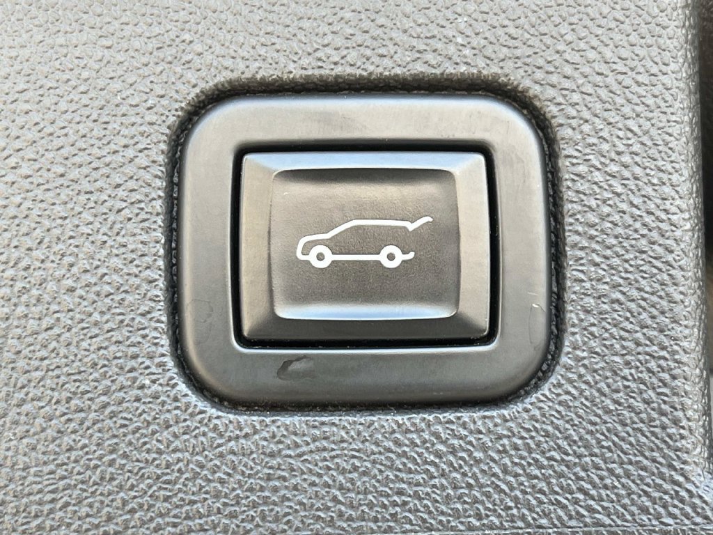 Used 2021 Chevrolet Equinox LT FWD image 25