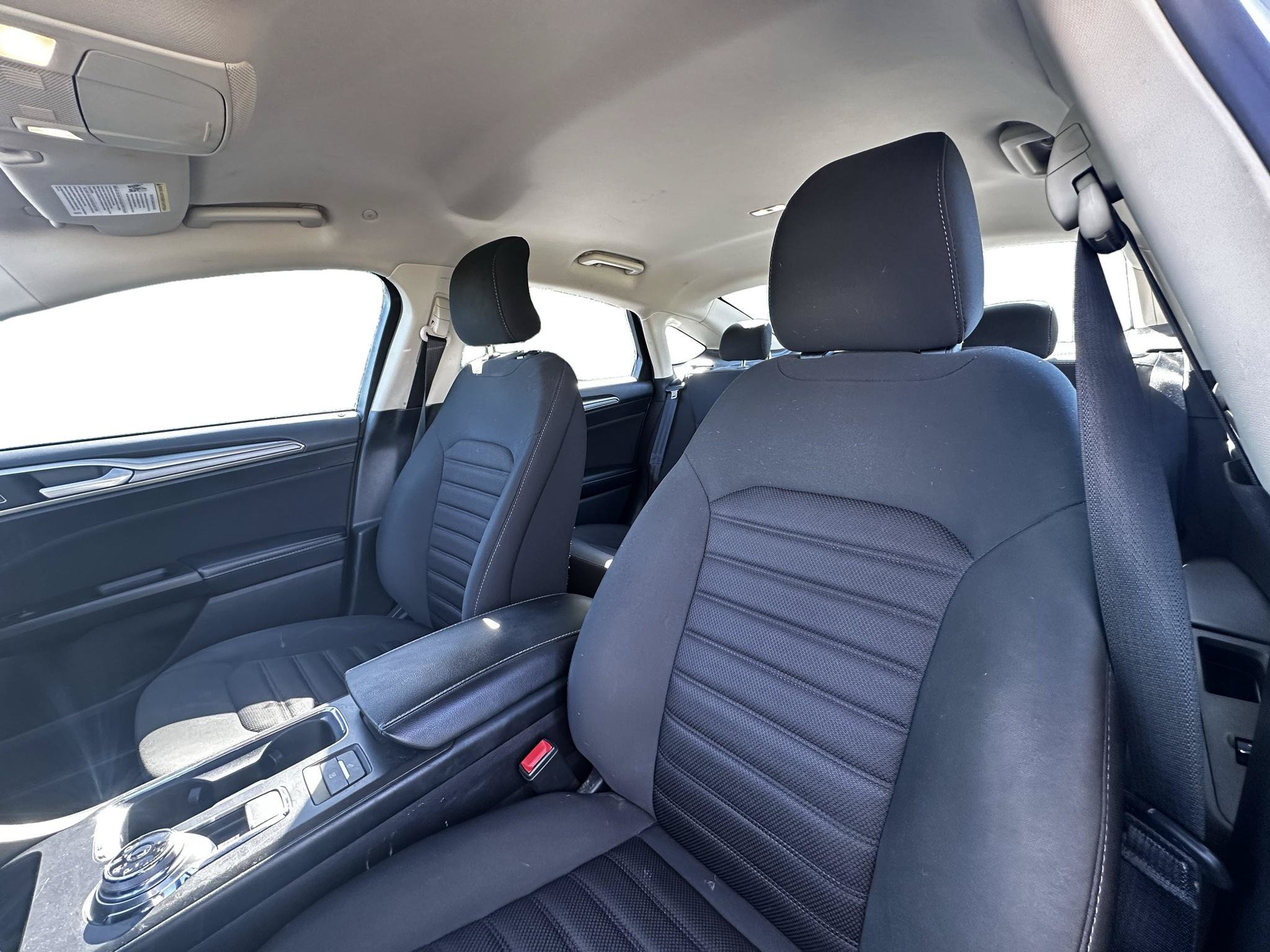 Used 2018 Ford Fusion SE FWD image 10
